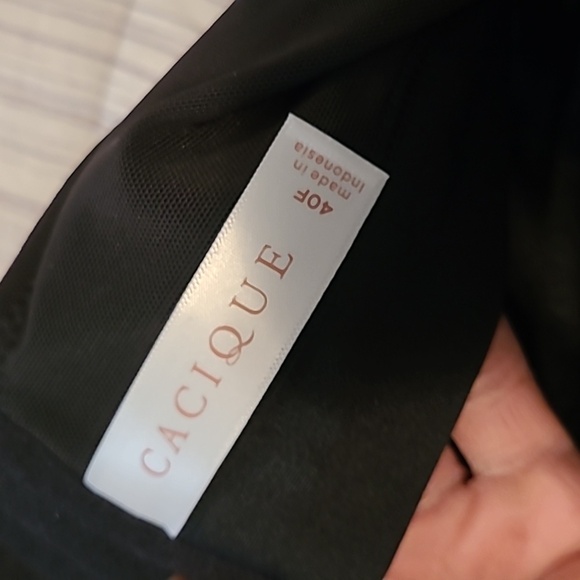 Cacique Comfort Bliss Lightly Lined Full Coverage Black Bra 40F Shapewear NWT - Picture 6 of 10